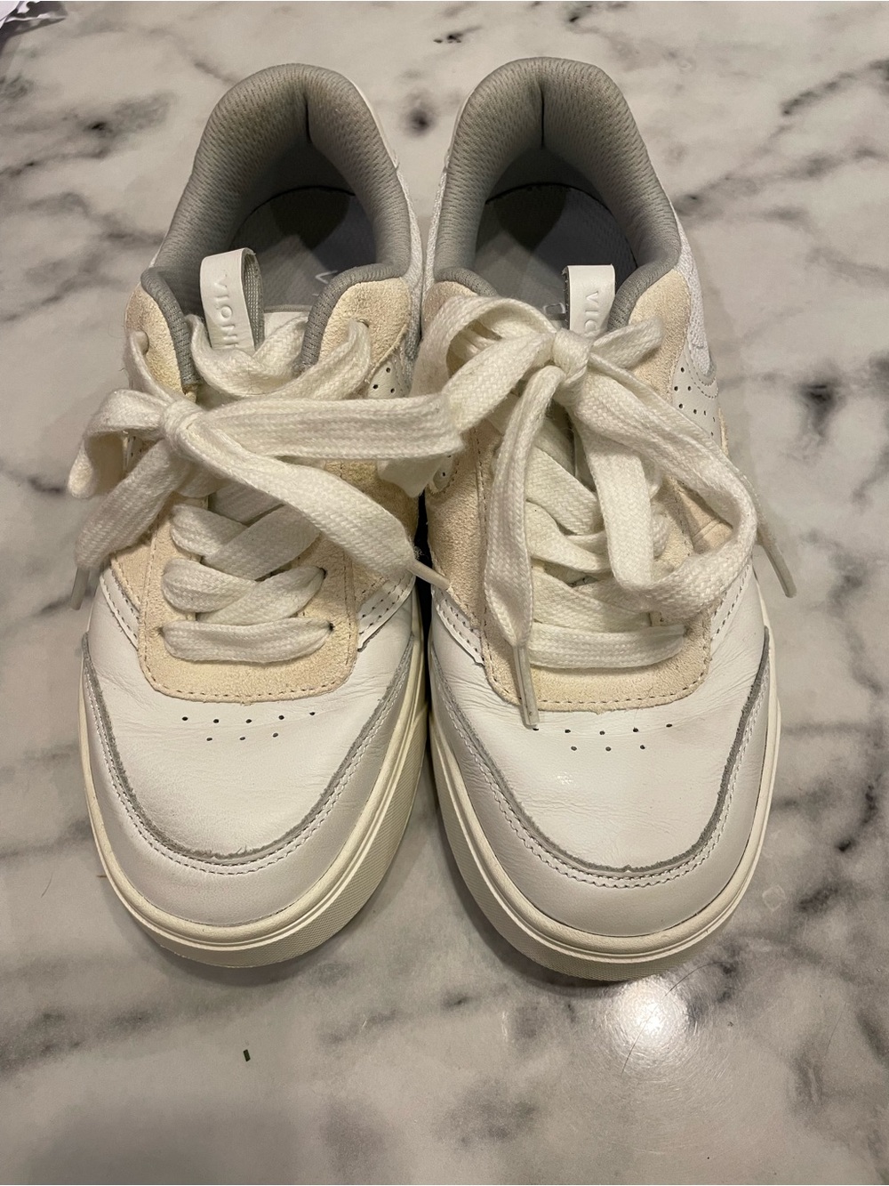 Vionic Women's Low-Top Sneakers in White and Cream - Picture 2 of 8